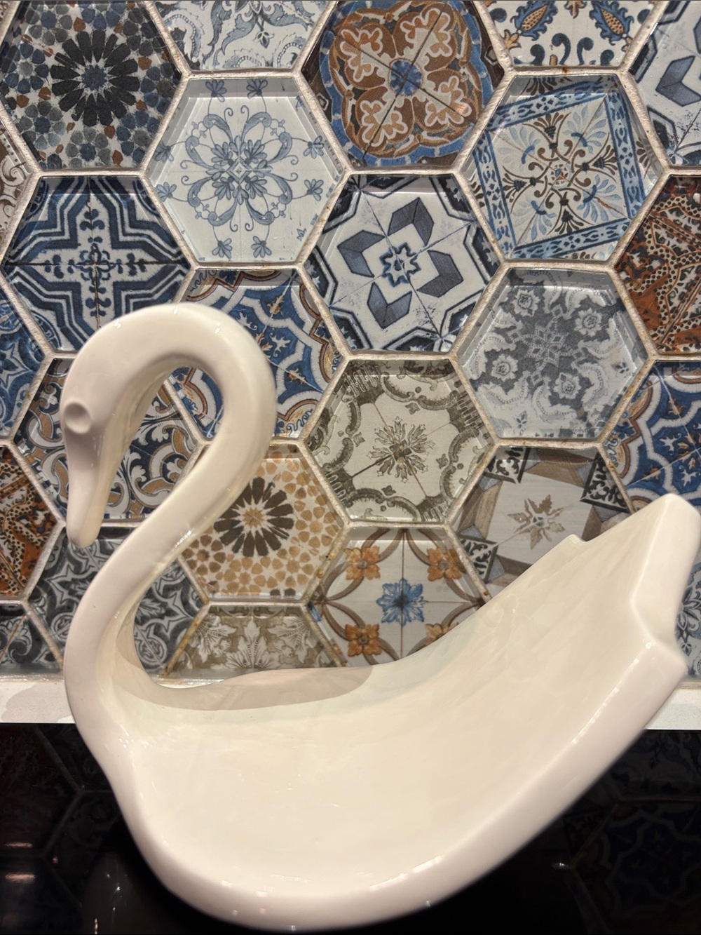 Vintage 1980s Art Deco Revival Ivory Ceramic Towel Holder Dish